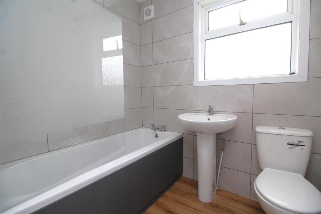 bathroom .JPG