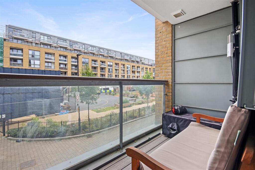 07-76849 - AM - Flat 2, 3 Ann street N1 7 FF-21-lo
