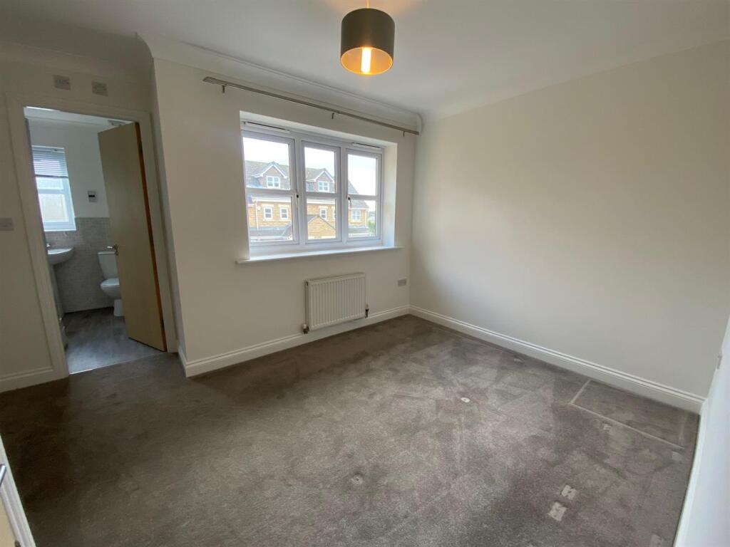 MASTER BEDROOM.jpg
