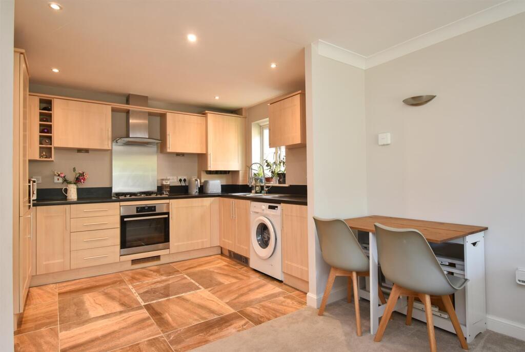 Living space &amp; kitchen