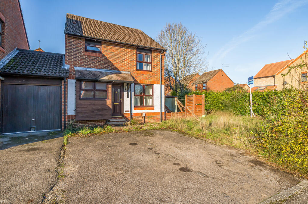 Nutmeg Close, Earley, Reading