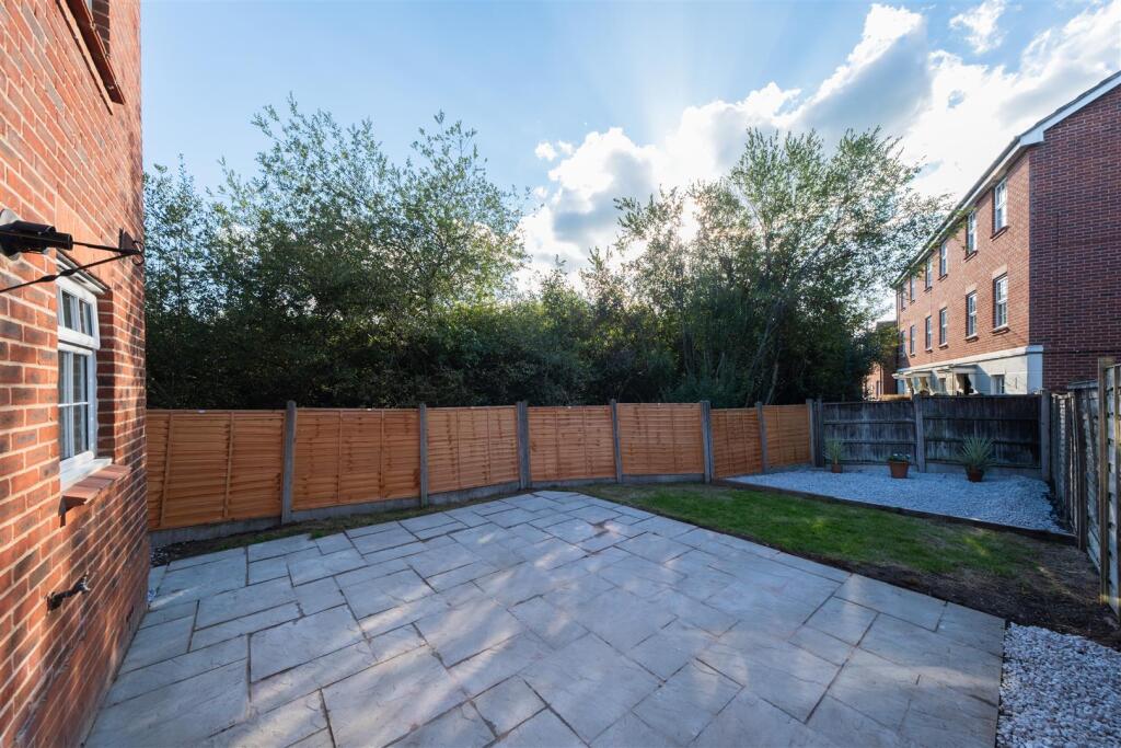 20 Chadwicke Close-032.jpg