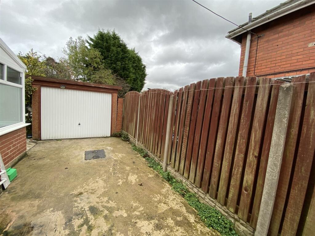 Garage: