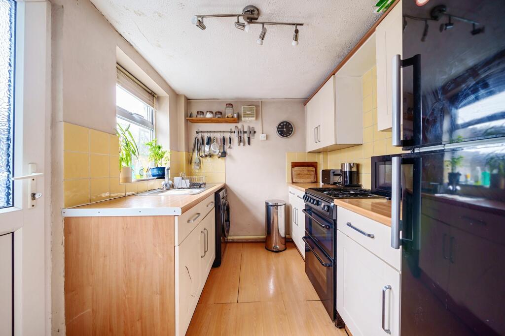 Kitchen (2)