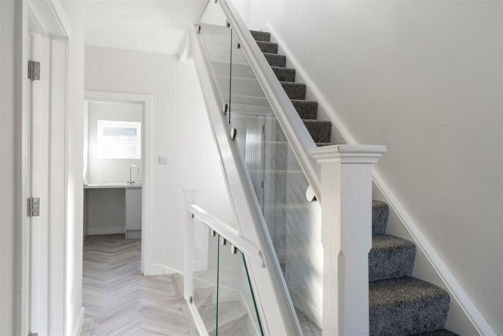 54 Colbourne Road-32.jpg