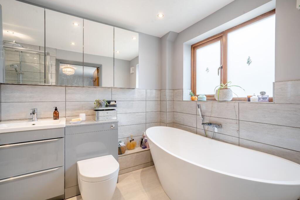 Groundfloor Bathroom