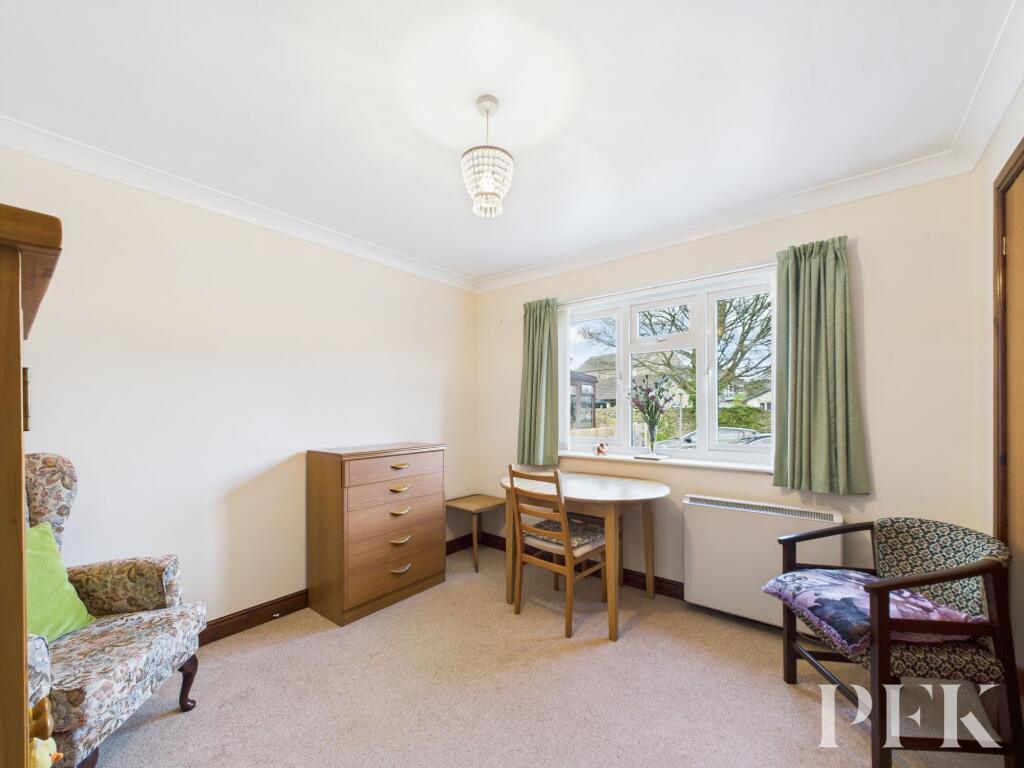 Bedroom 2/Dining Room