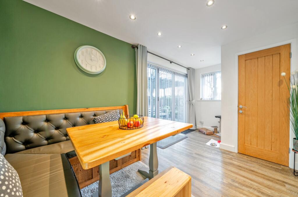 1396356-11-695eaff7d79e0