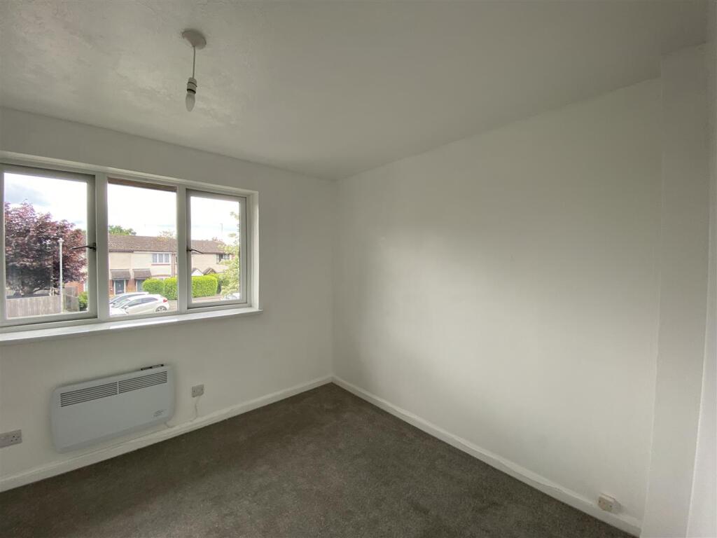 bedroom2.JPG