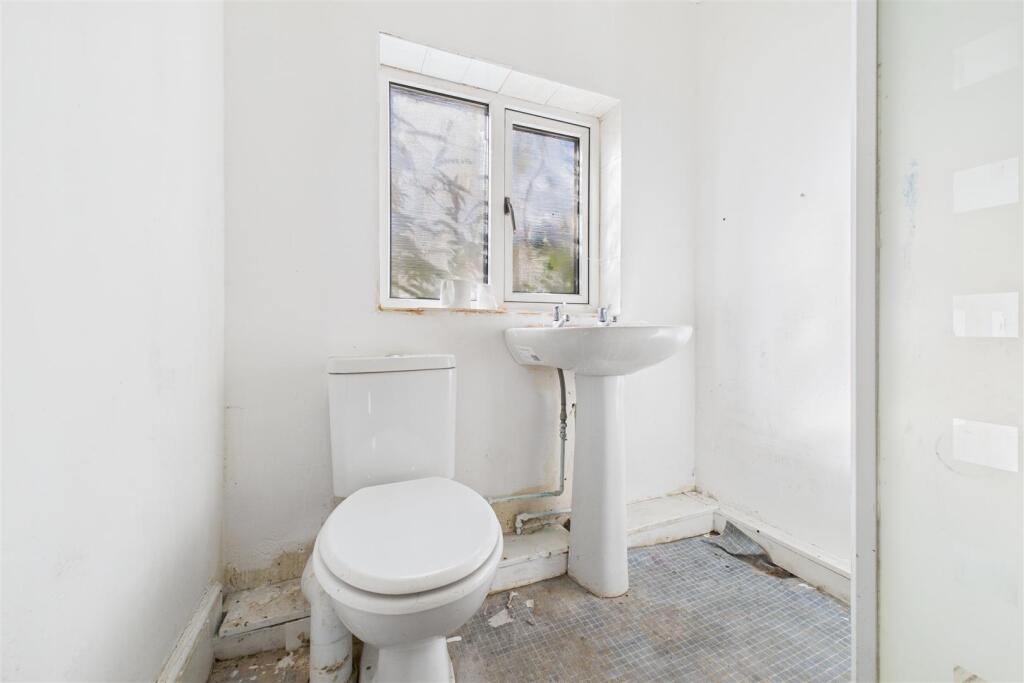 GFF, 36, Seymour Road Easton, Bristol, BS5 0UN | L