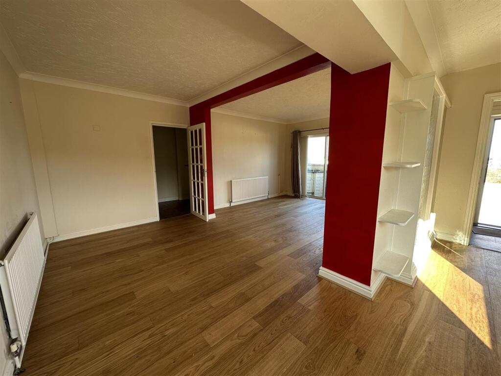 lounge diner hallway.jpeg