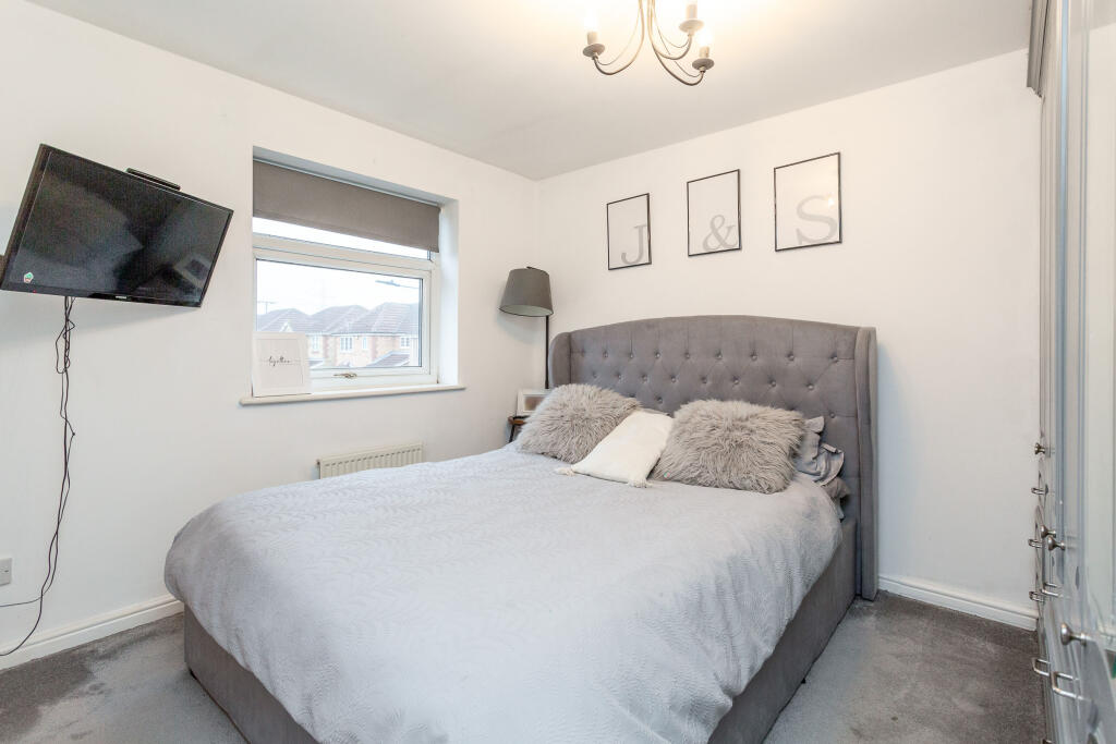 bedroom 1b