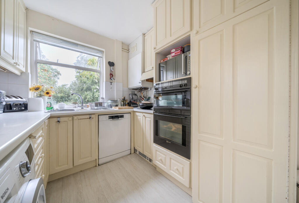 1346590-6-68b811b...