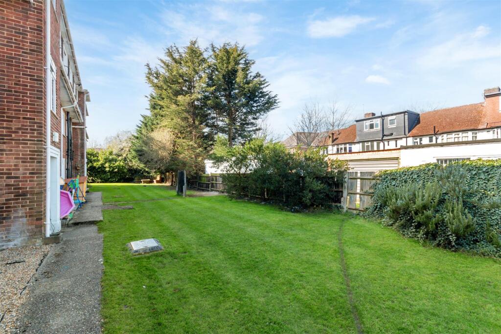 Goodwood Close