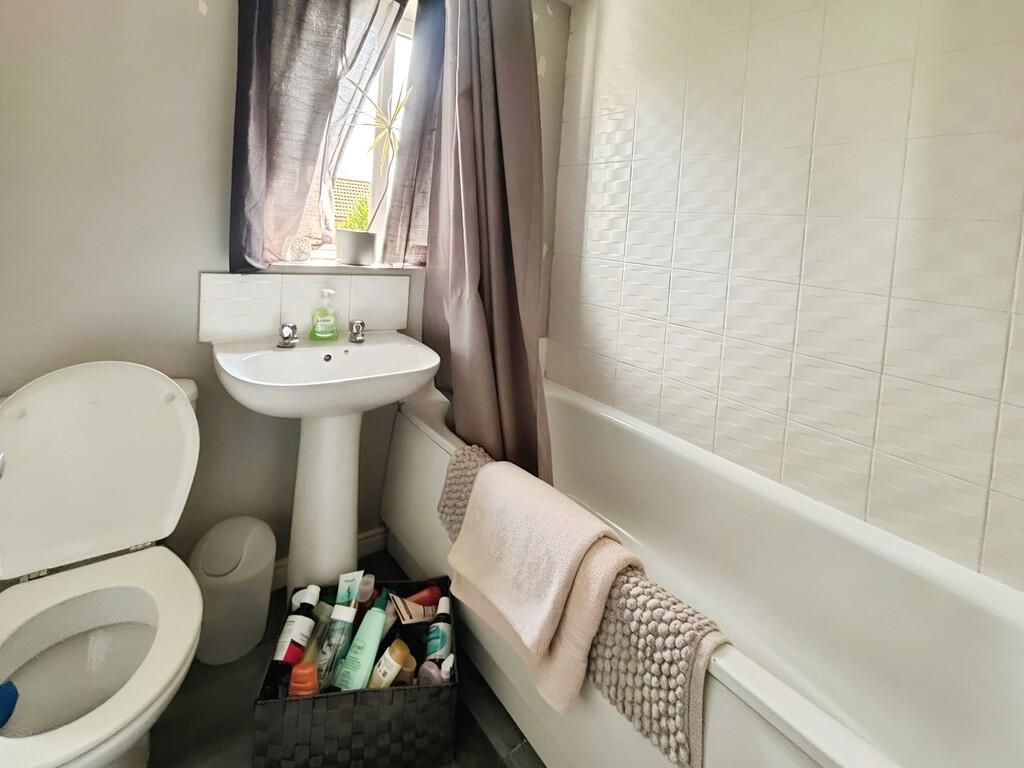 34fc9ea4-WhatsApp...