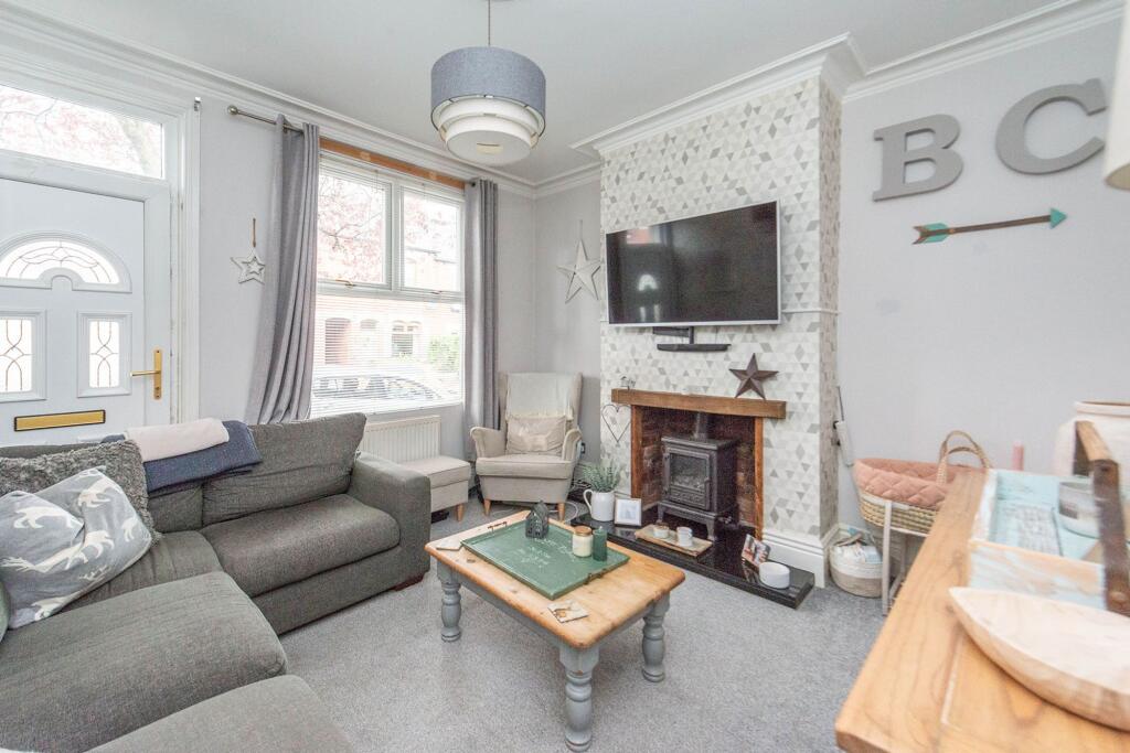 KITCHEN/DINER AND LIVING ROOM