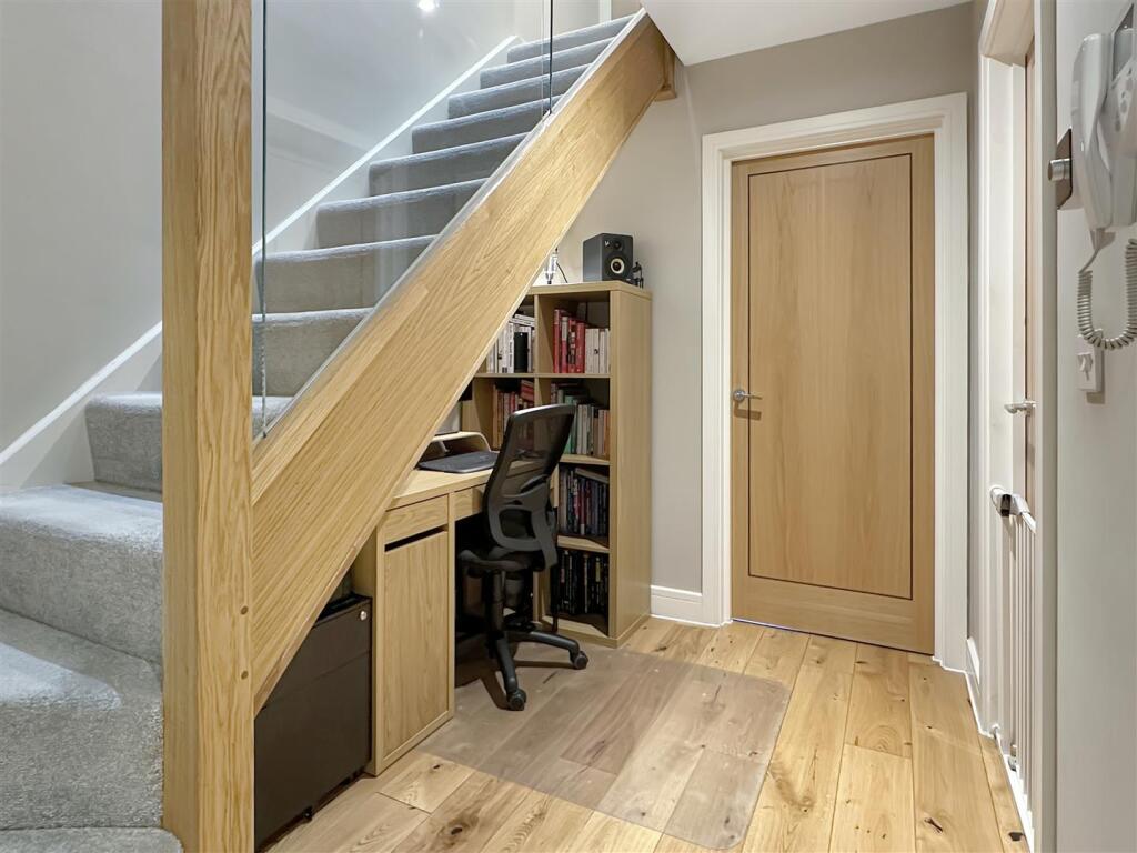 Img (2).jpg