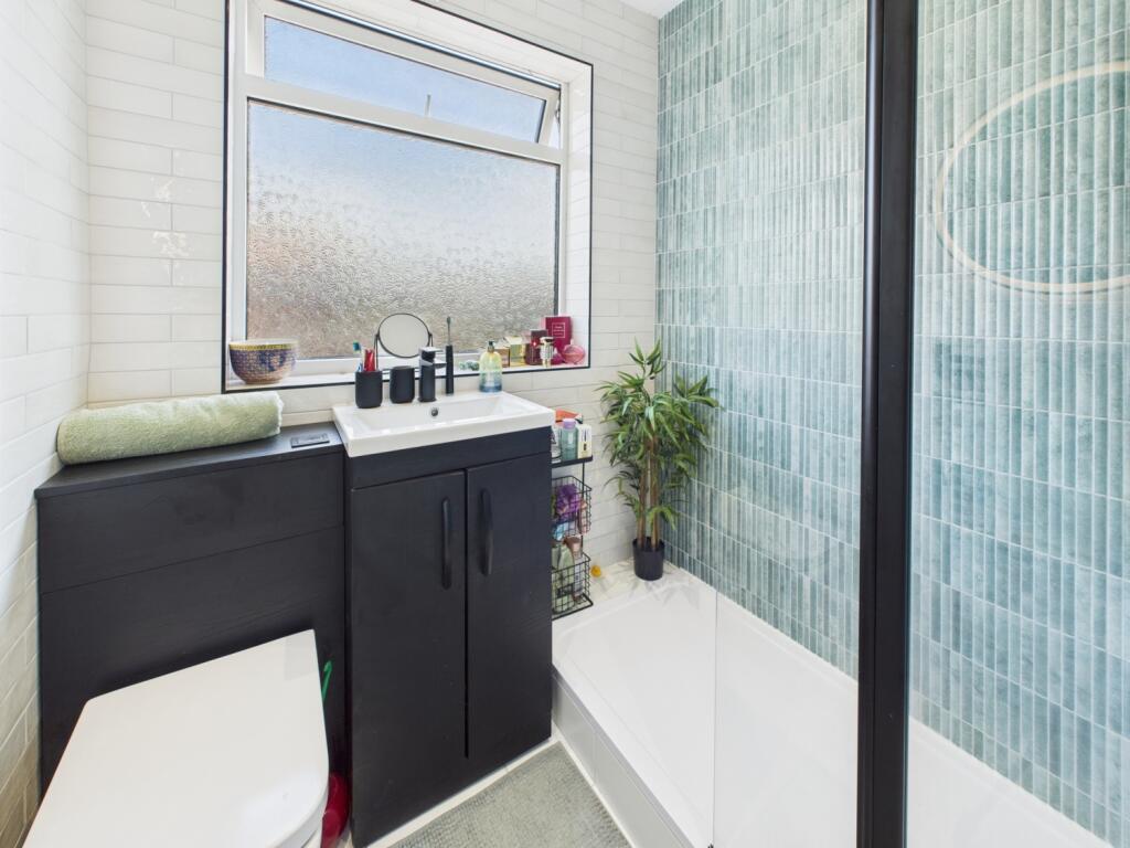 CAM02386G0-PR0135-STILL025