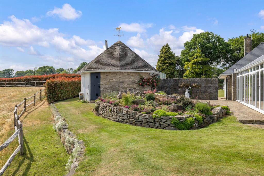 Waverley Court Farm, Monks Walk Farnham, Surrey, G