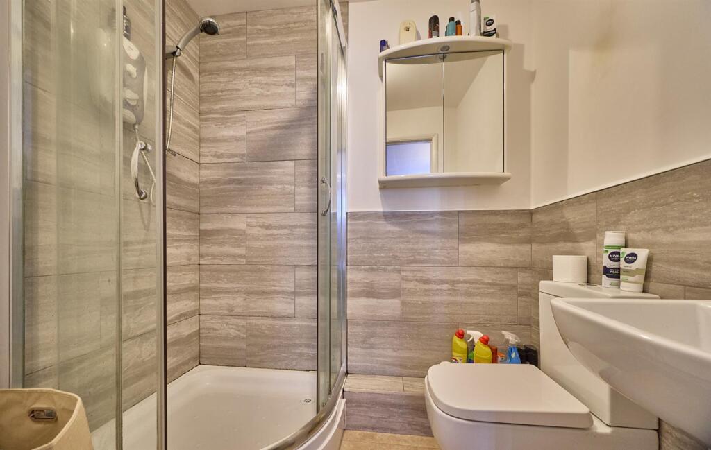 En suite Shower Room