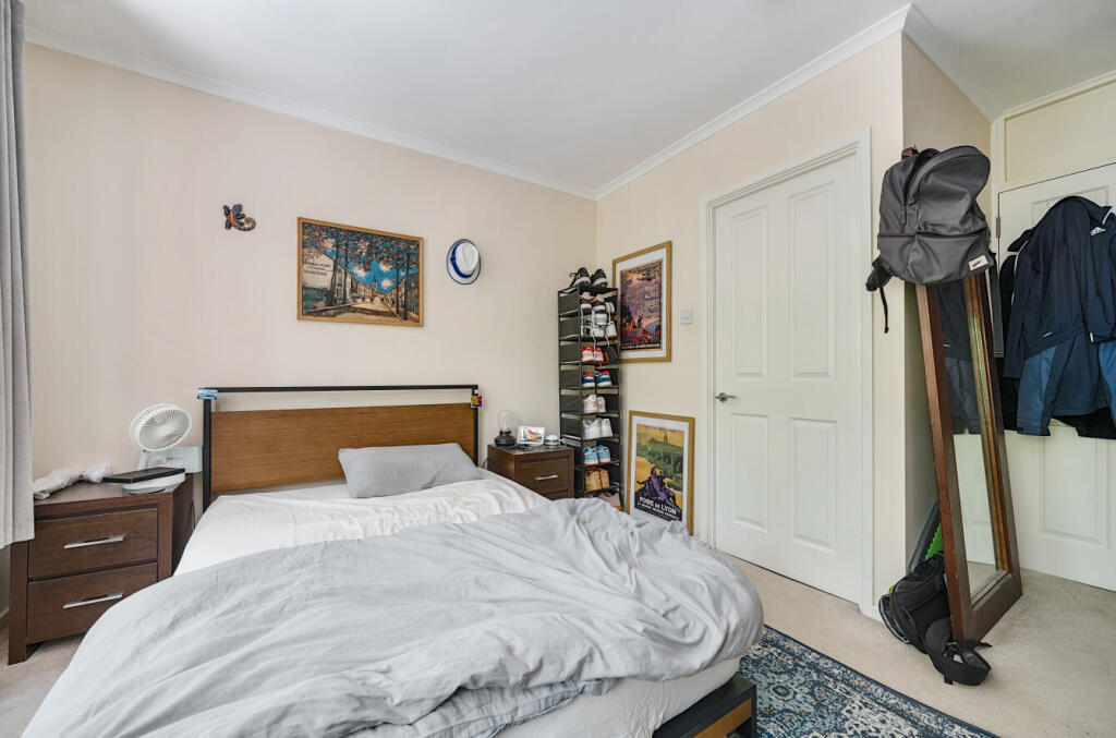 1307011-10-6853d9...