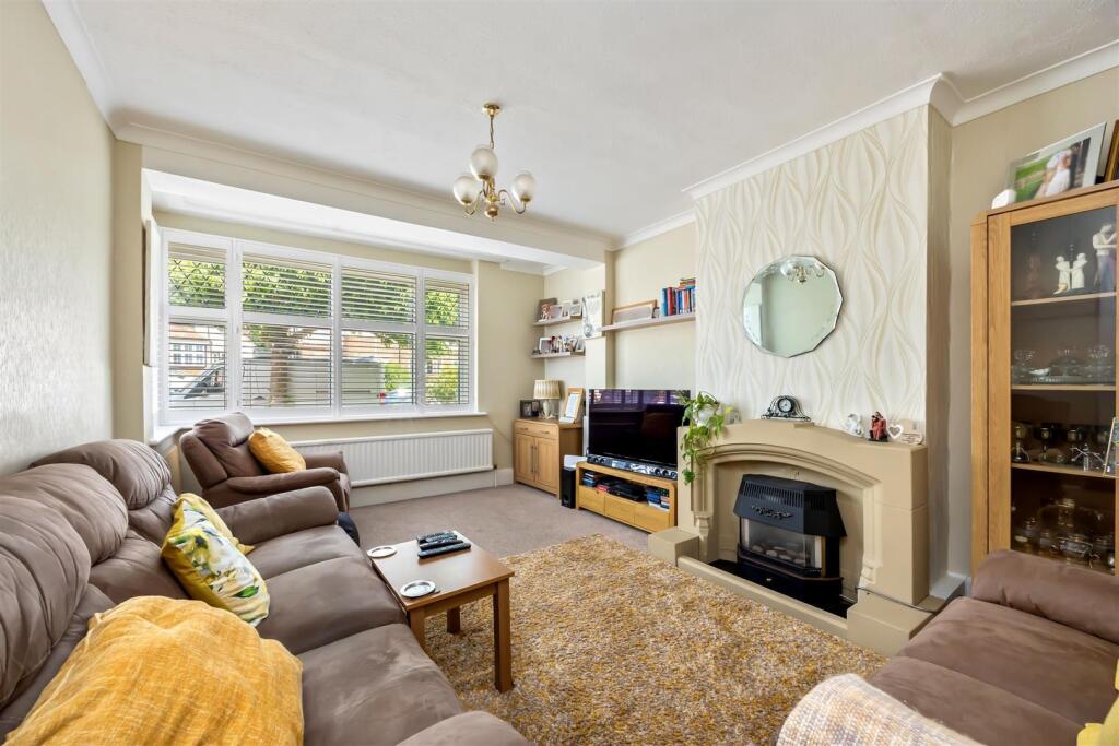 Nevill Avenue 56 LOUNGE NEW.jpeg