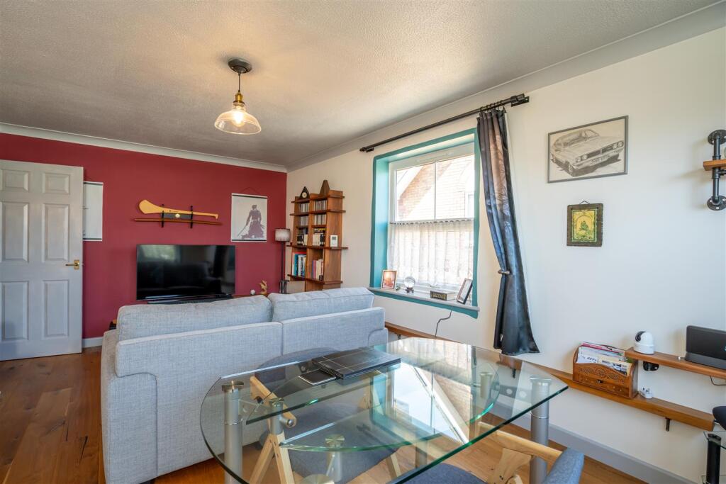 Lounge Diner (2).jpg