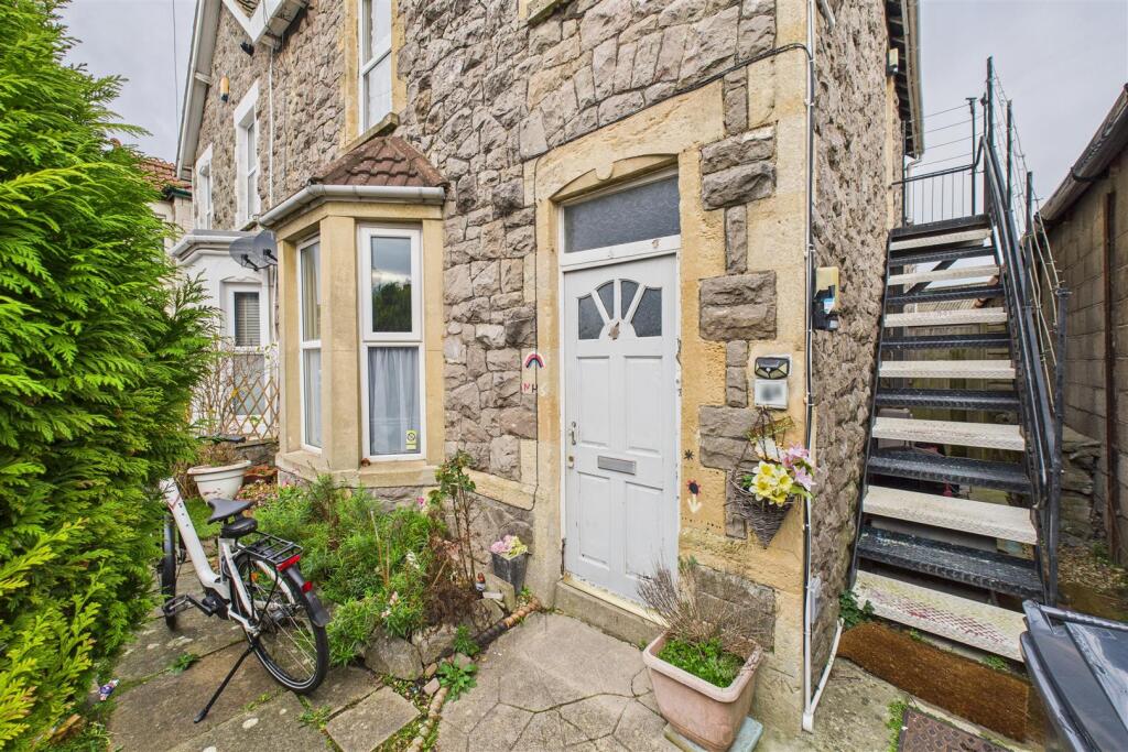 Flats A &amp; B 4 Southend Road WSM, North Somerset BS