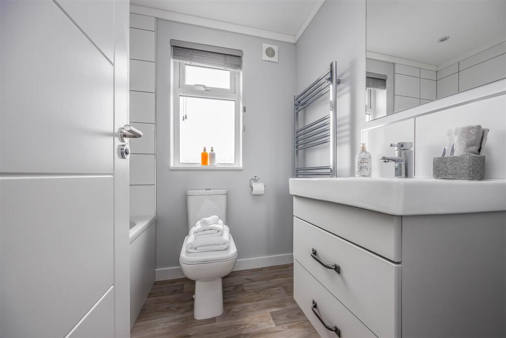 Plot 26 Littlehampton Marina-Small-PorticoMarketin