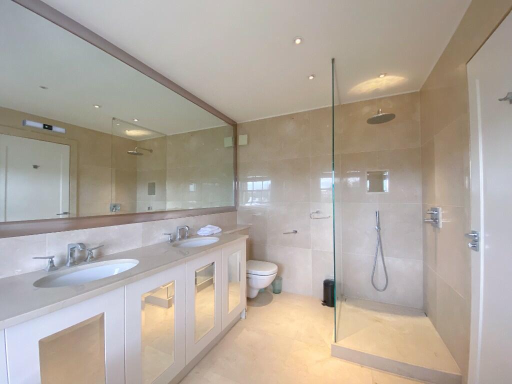 Master Ensuite