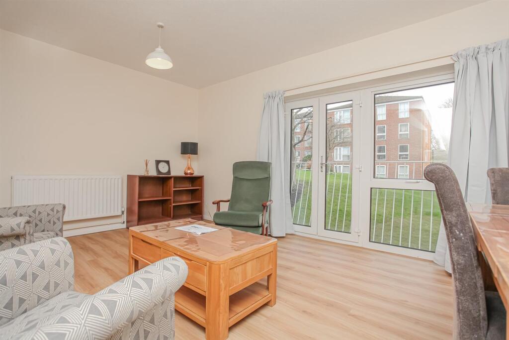 Living Room Part 4.jpg