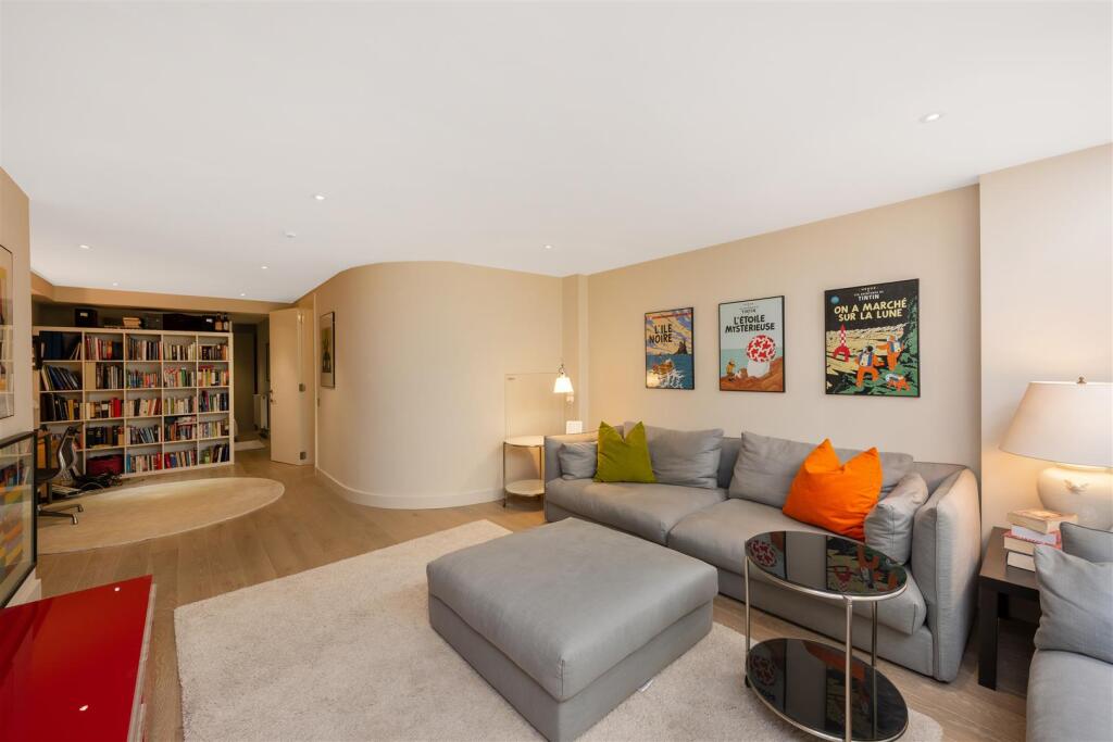 Francis Bentley Mews Hi-20.jpg