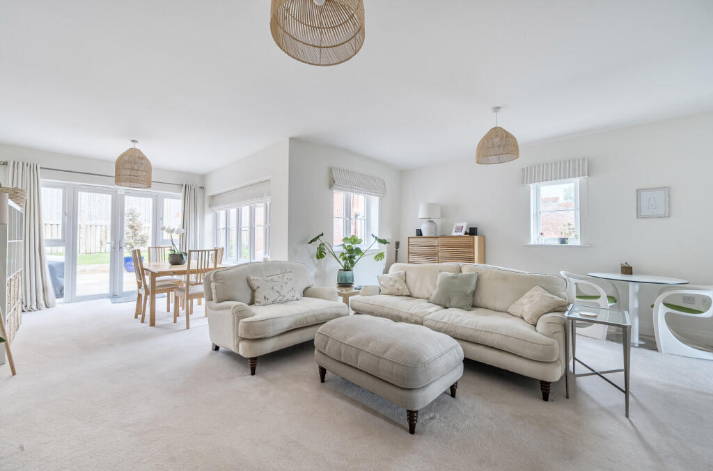 1347764-6-68b9baf...