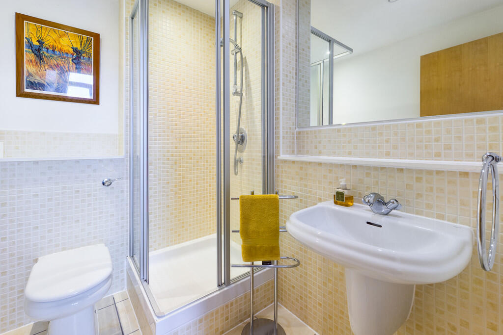 EnSuite Shower Ro...