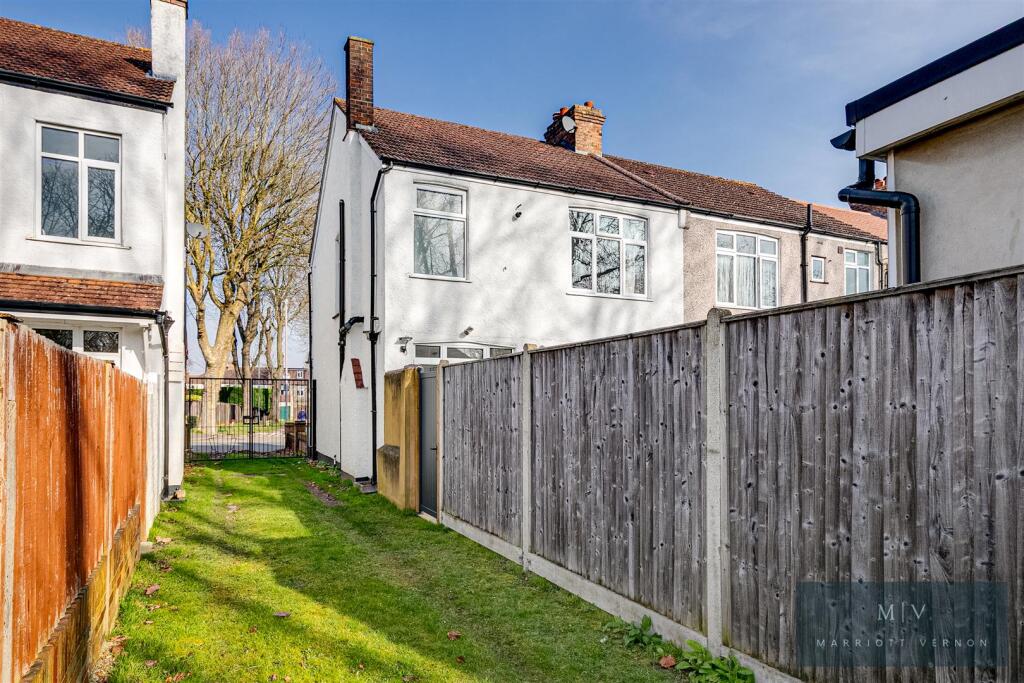 Bute Gardens 52 MV-10.jpg