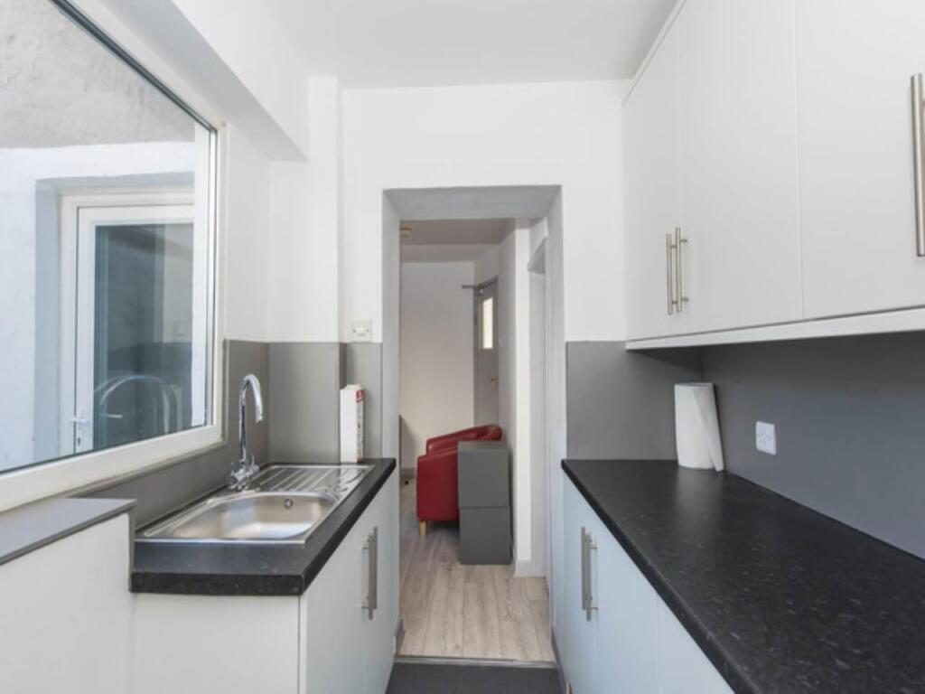Kitchen-2.jpeg