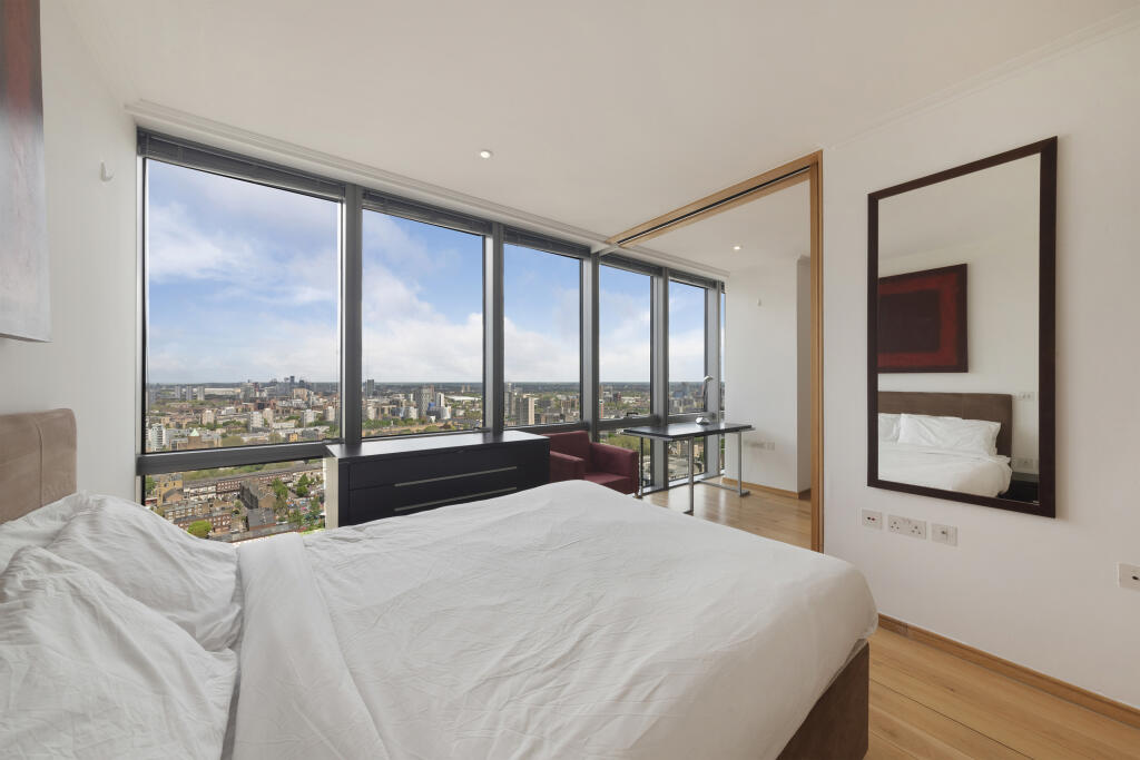 ONE WEST INDIA QUAY, (2)
