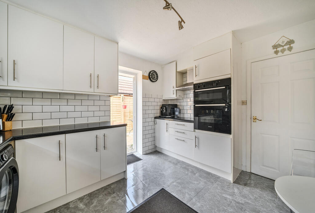 1305862-8-6846fba...