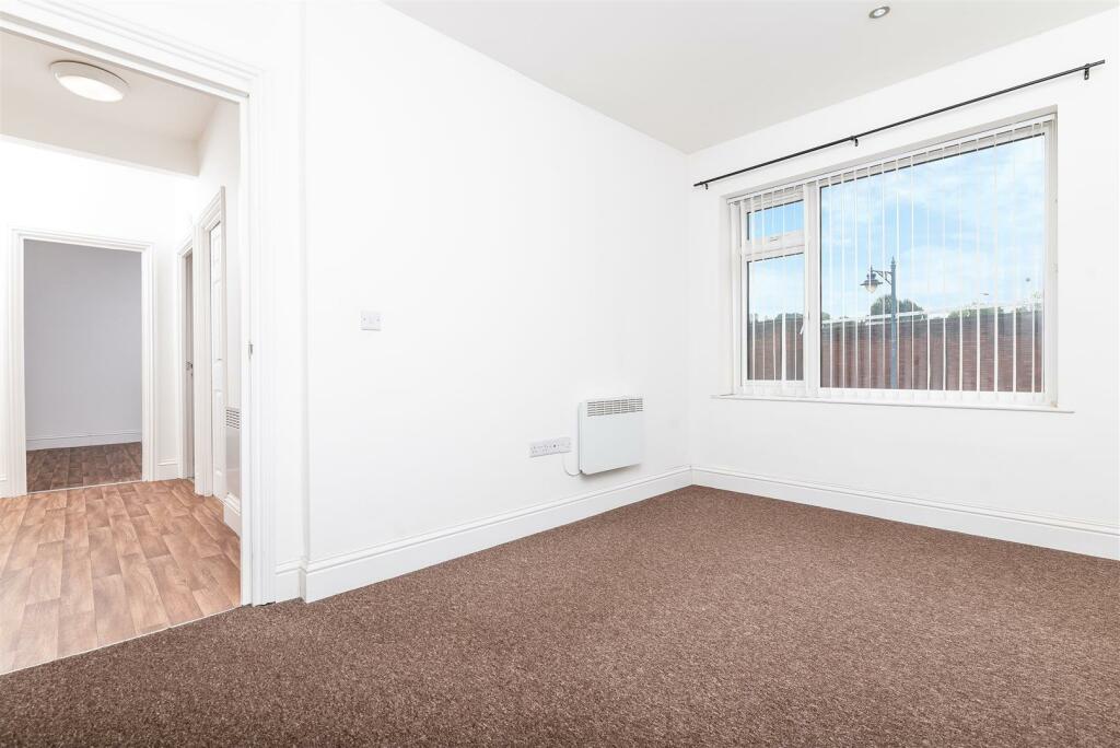 Flat 2, 48 Derby Road, Stapleford-6.jpg