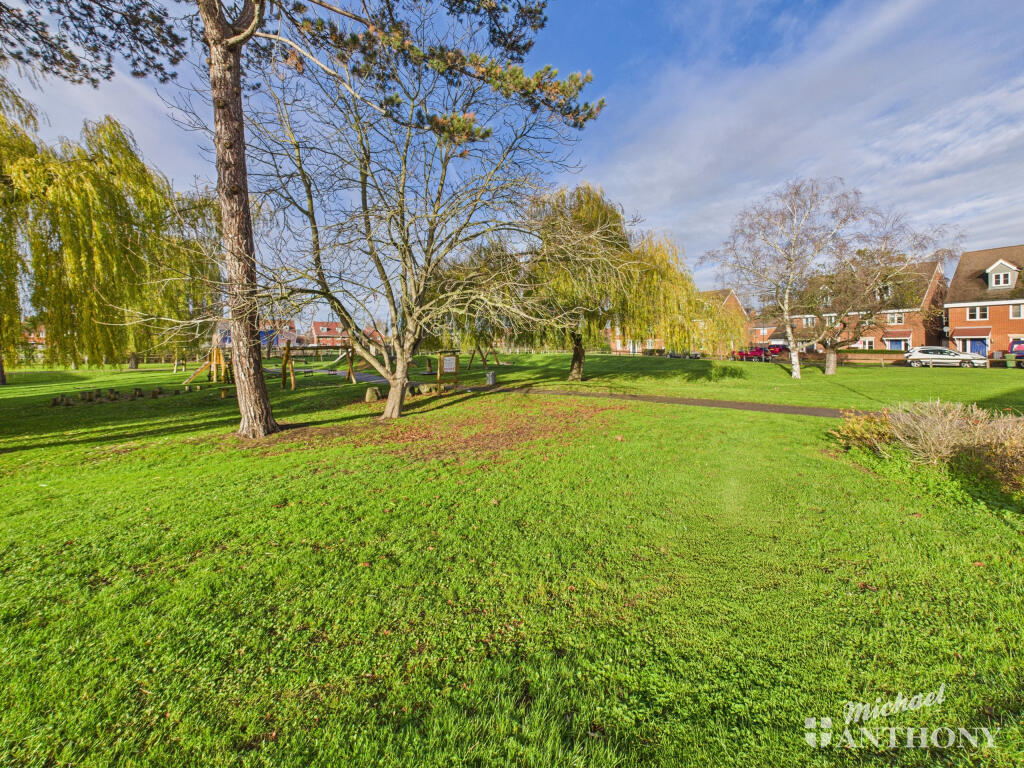 CAM03852G0-PR0488-STILL011