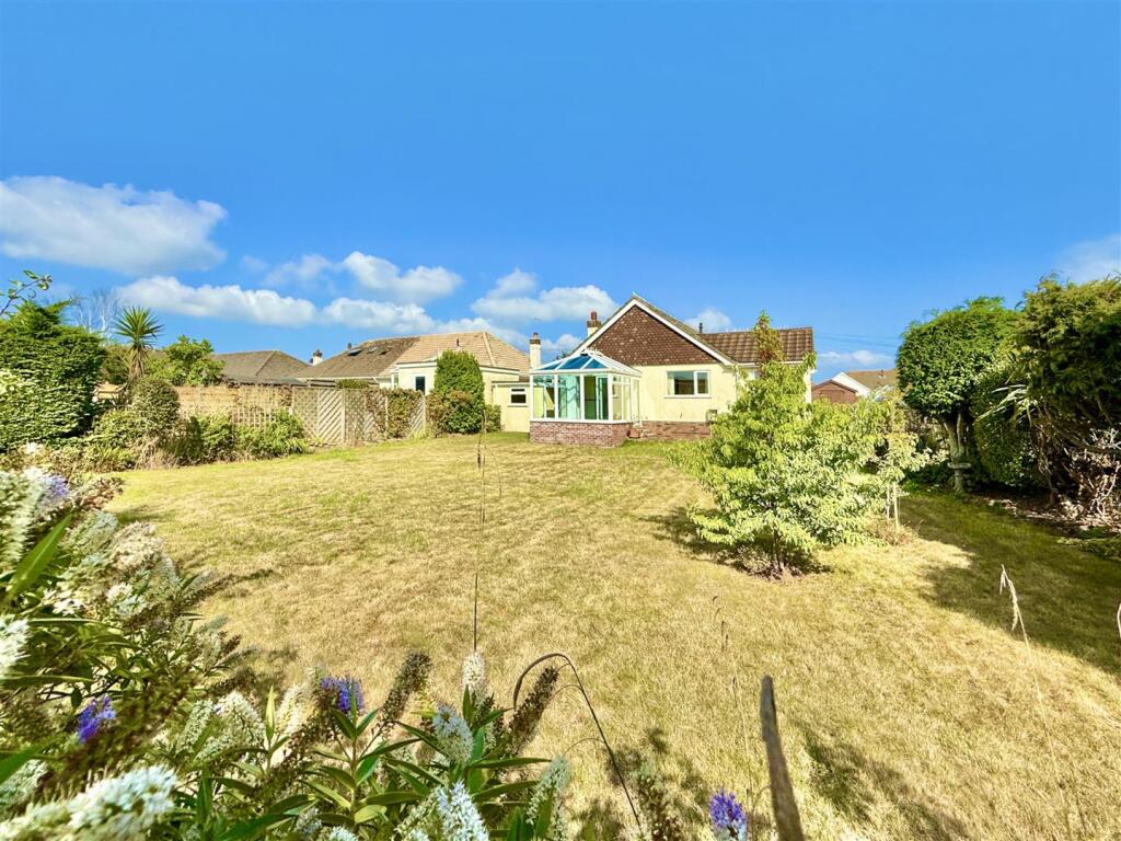 Rear Right Quarter.JPG