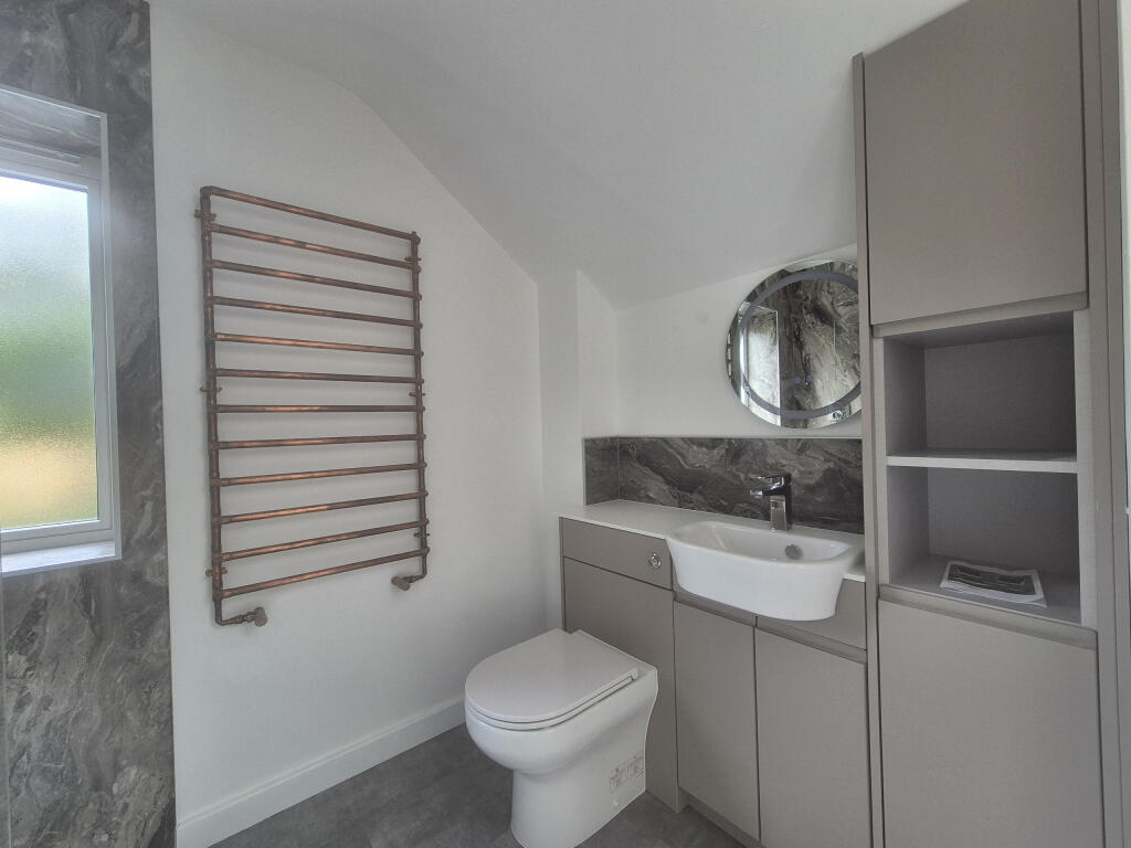 En-Suite 1