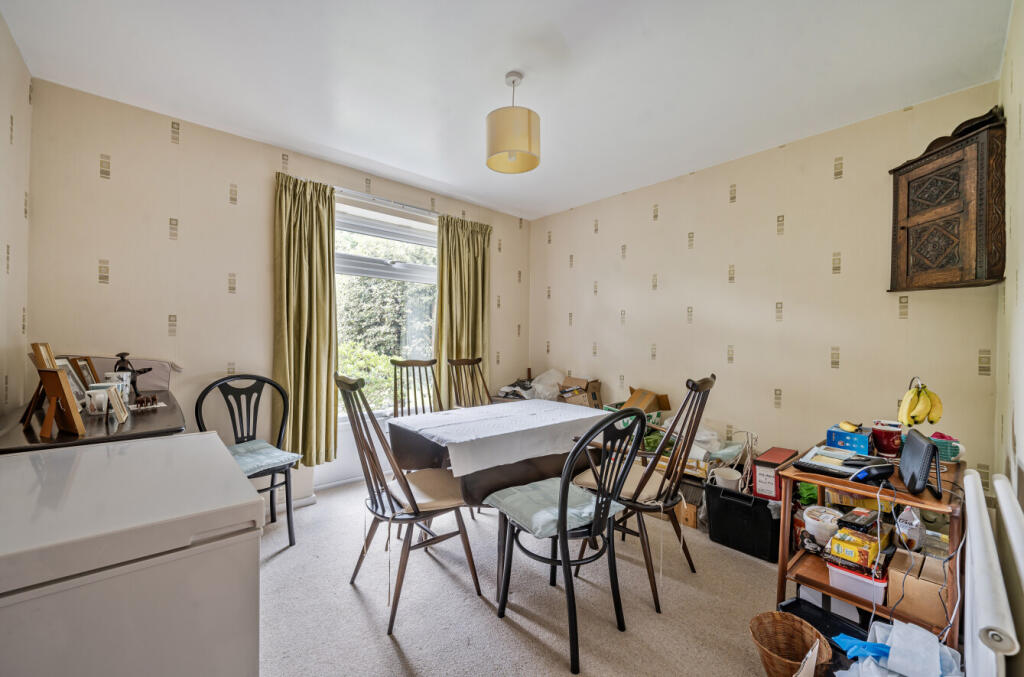 1300064-16-683884...