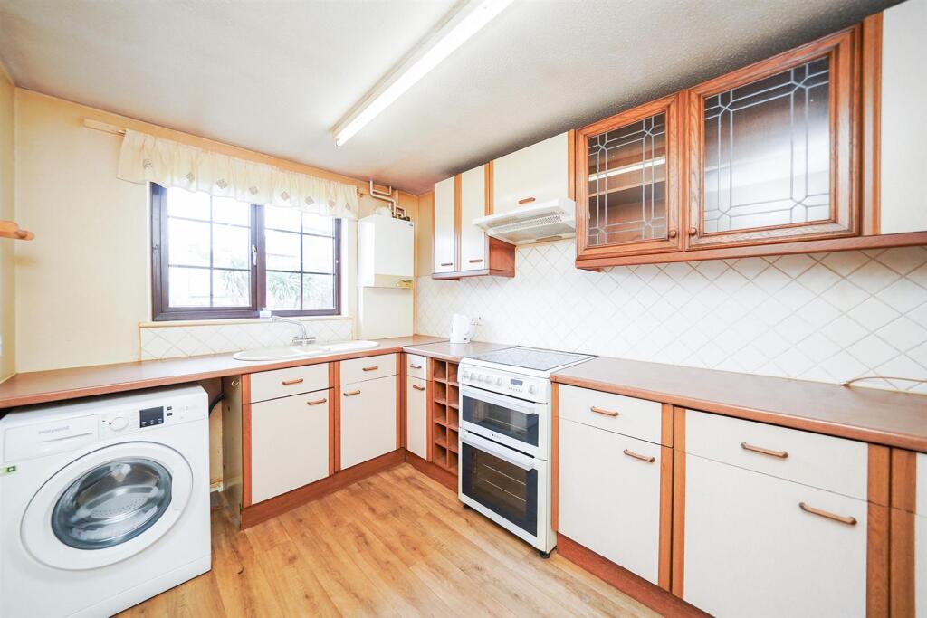 47 Stapleford Close-3_web.jpg