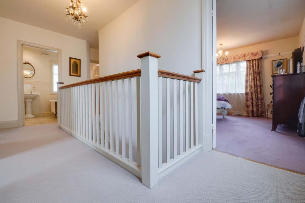 First Floor Galleried Landing