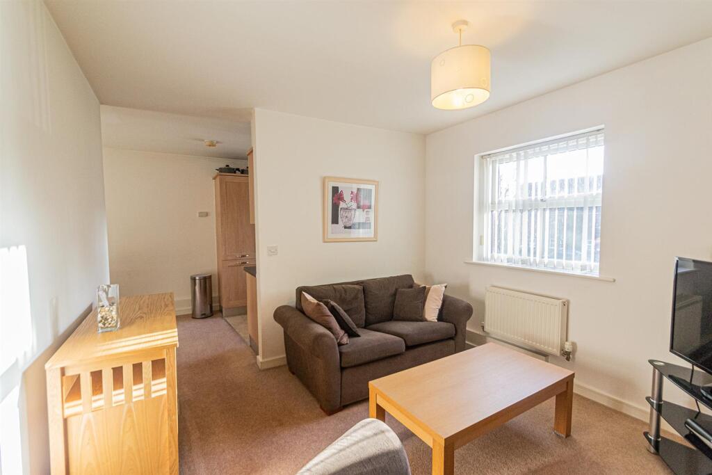 Open plan dining kitchen &amp; Lounge