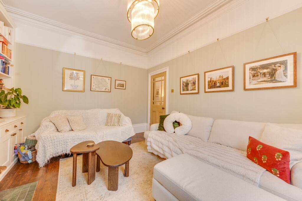 KITCHEN, DINING ROOM AND LOUNGE