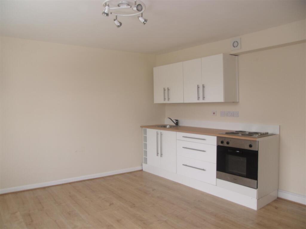 Lounge/Kitchen