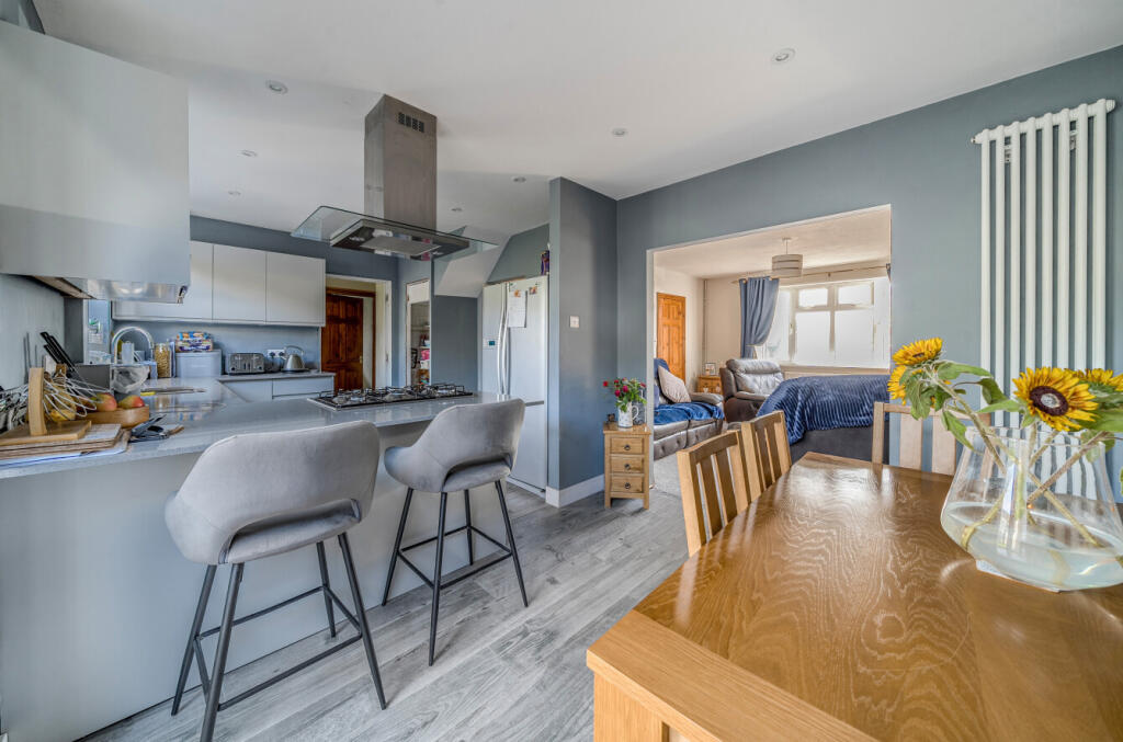 1348839-15-68d2d3...