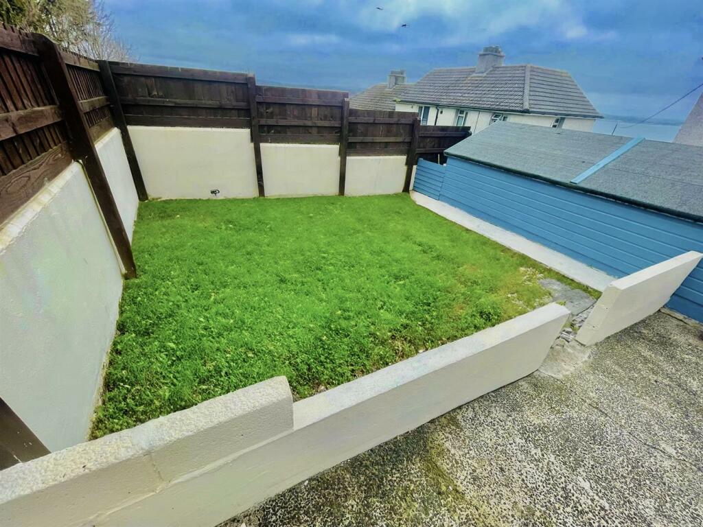 Gardens &amp; Sea Views